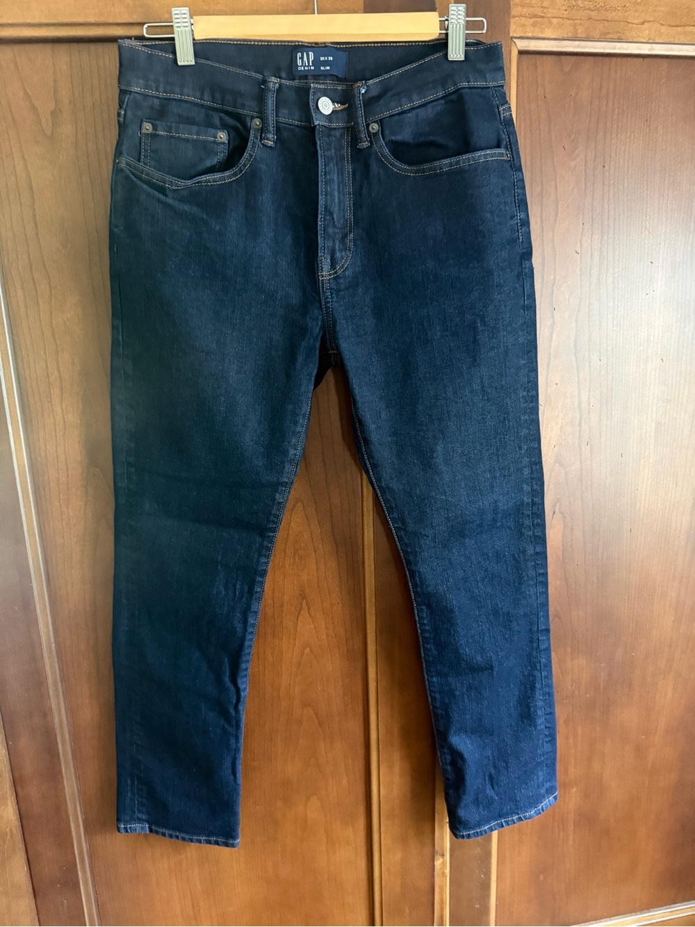GAP Slim Straight Men's Jeans in Indigo Blue
New without tags. Never worn.